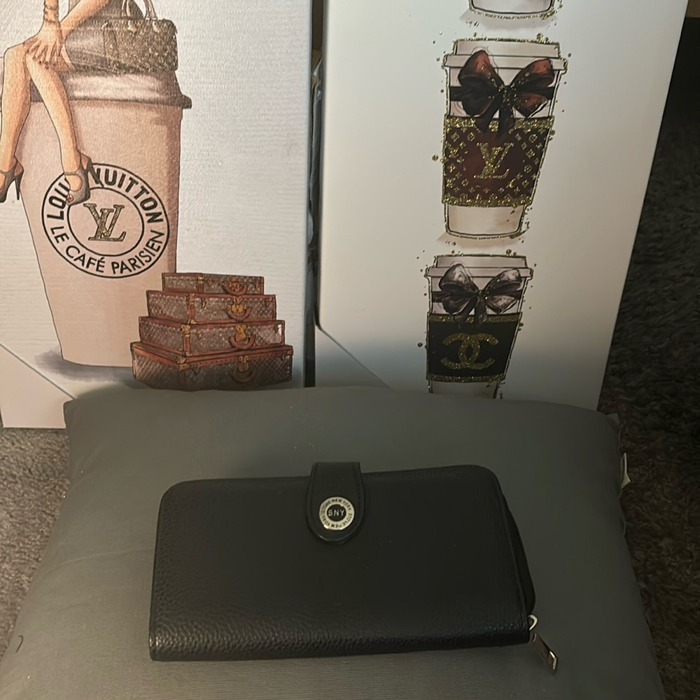 Black wallet